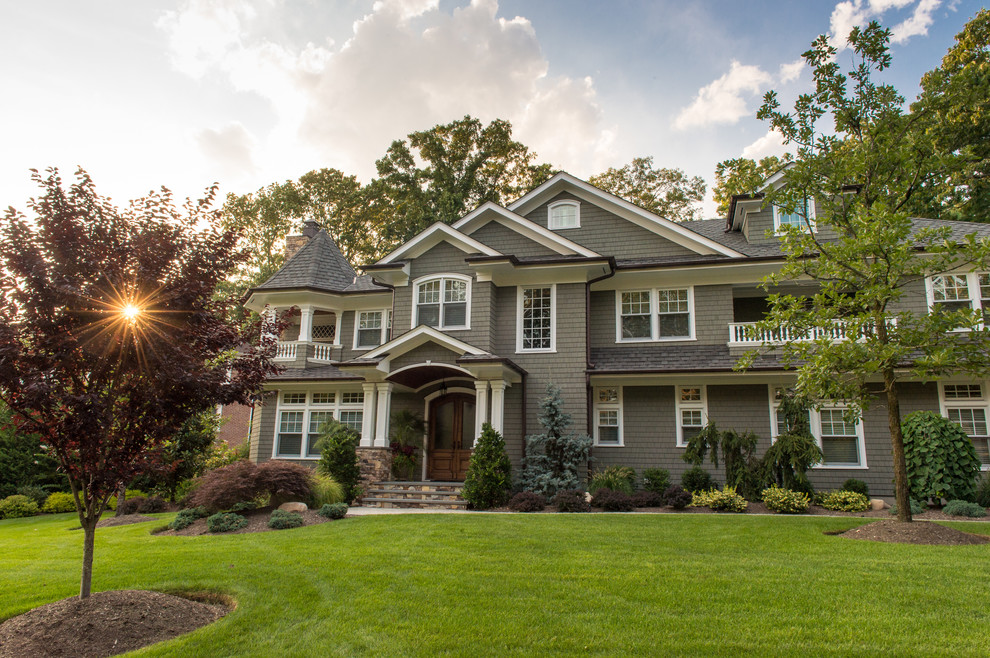 Design ideas for a large traditional house exterior in New York.