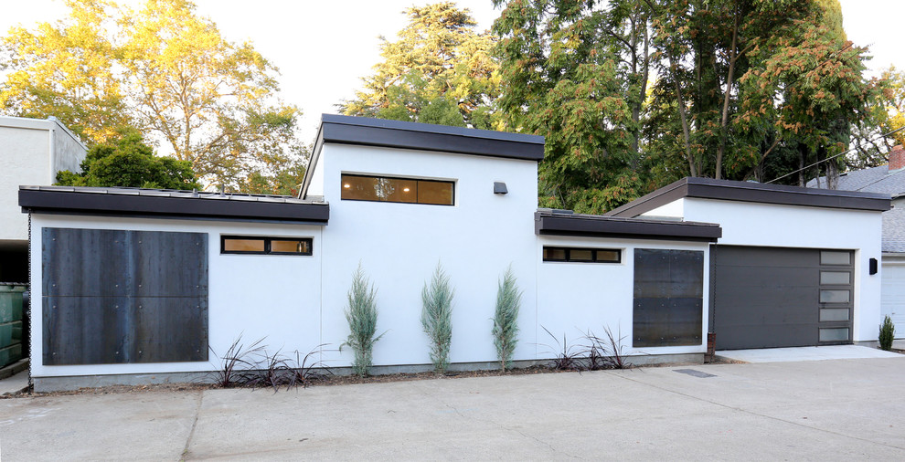 This is an example of a modern house exterior in Sacramento.