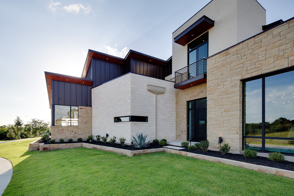 Design ideas for a contemporary house exterior in Austin.