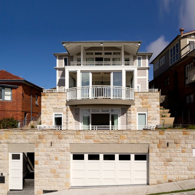 Tamarama Pavilion House Beach Style Exterior Sydney by Walter