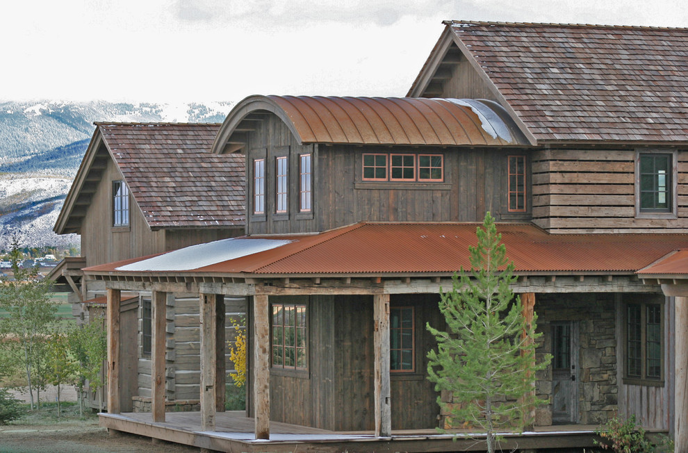 Zweistöckige Rustikale Holzfassade Haus in Sonstige