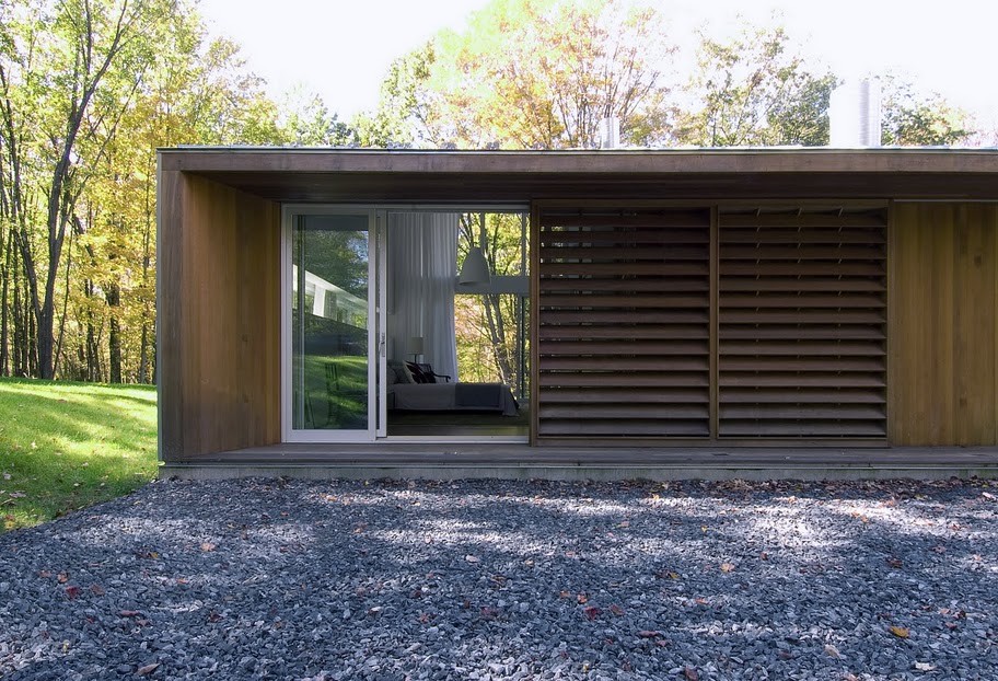 This is an example of a modern house exterior in New York.