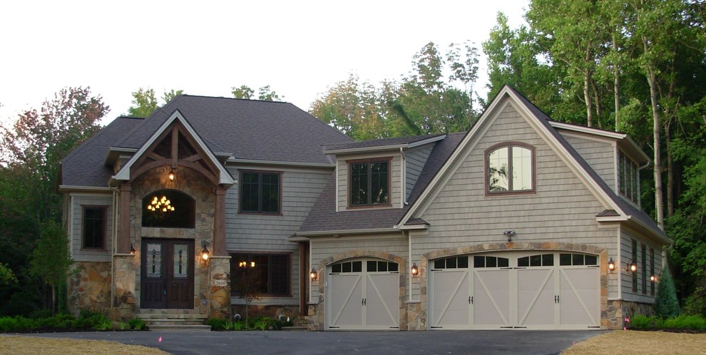 Inspiration for a craftsman exterior home remodel in Cleveland