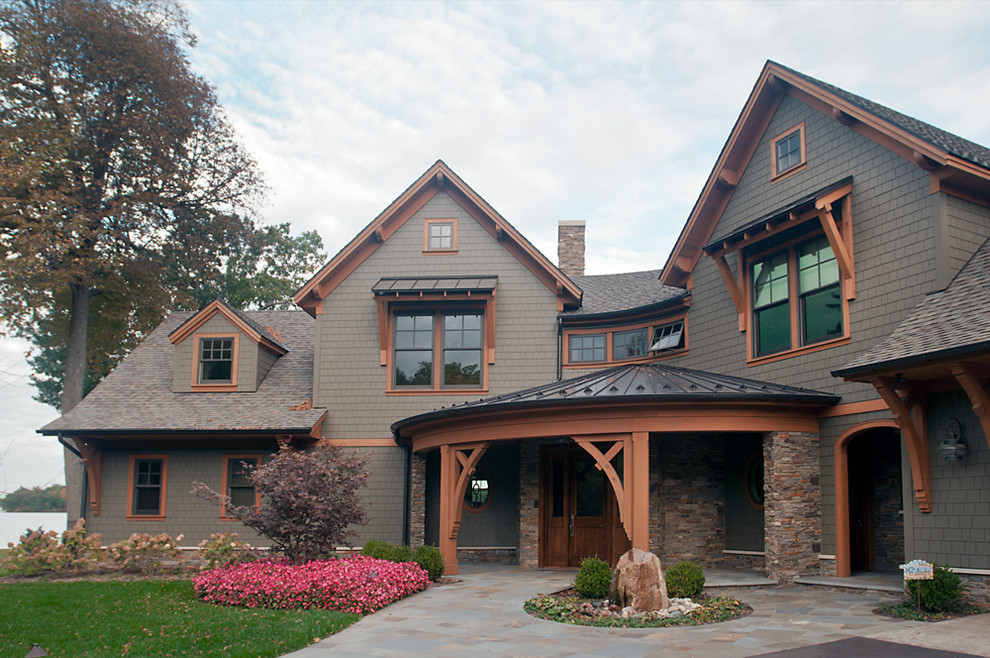 Photo of a rustic house exterior in Grand Rapids.