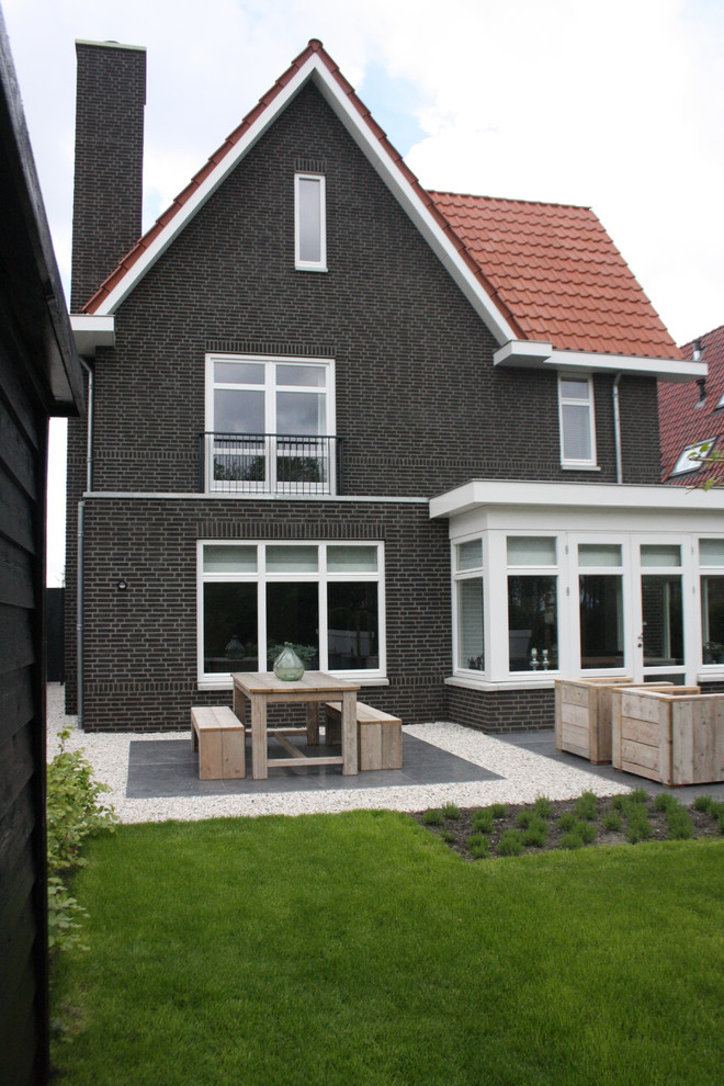 Elegant exterior home photo in Amsterdam
