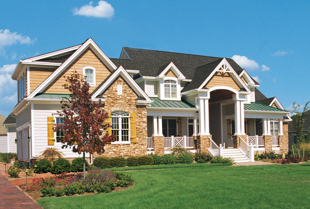 Example of a classic exterior home design in Charlotte