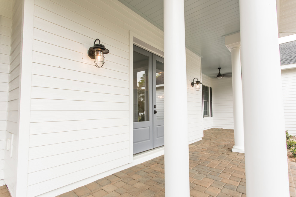 The Kinsley Traditional House Exterior Orlando by