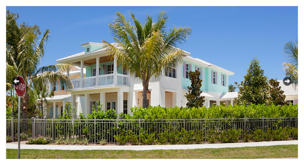 Geräumiges, Dreistöckiges Einfamilienhaus mit Betonfassade, bunter Fassadenfarbe, Walmdach und Ziegeldach in Miami