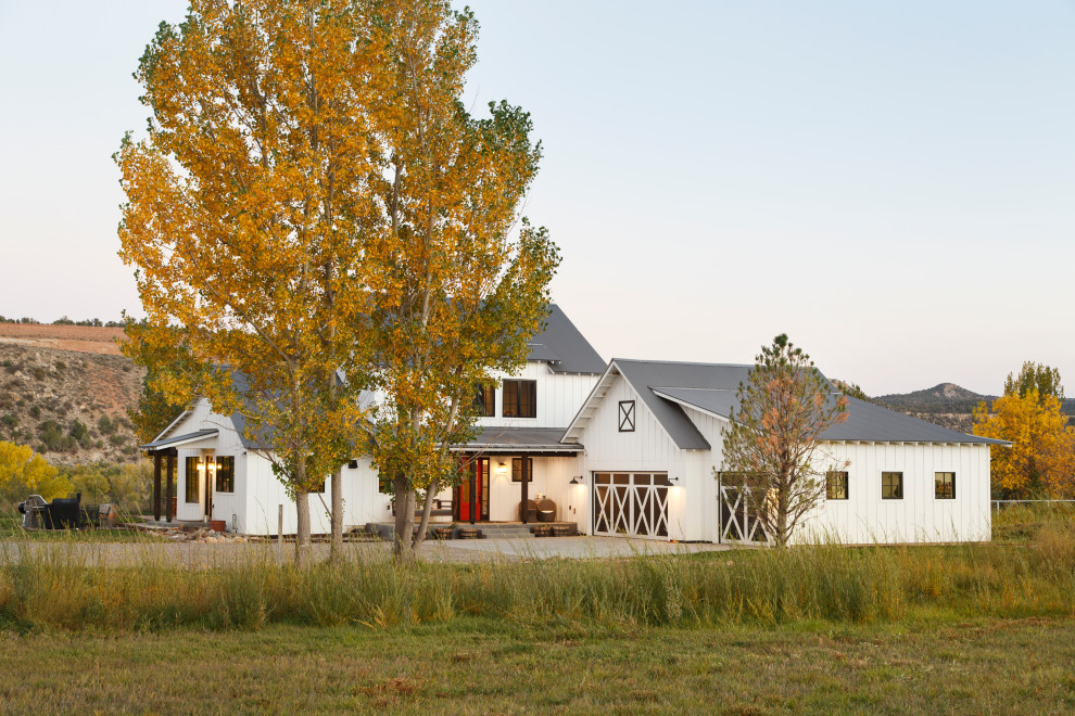 The Modern Farmhouse - Modern - Exterior - Albuquerque - by Veritas ...