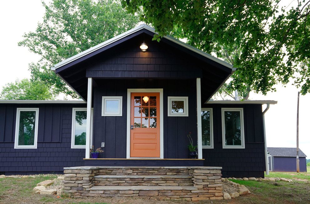 Источник вдохновения для домашнего уюта: одноэтажный, деревянный, синий частный загородный дом среднего размера в стиле кантри