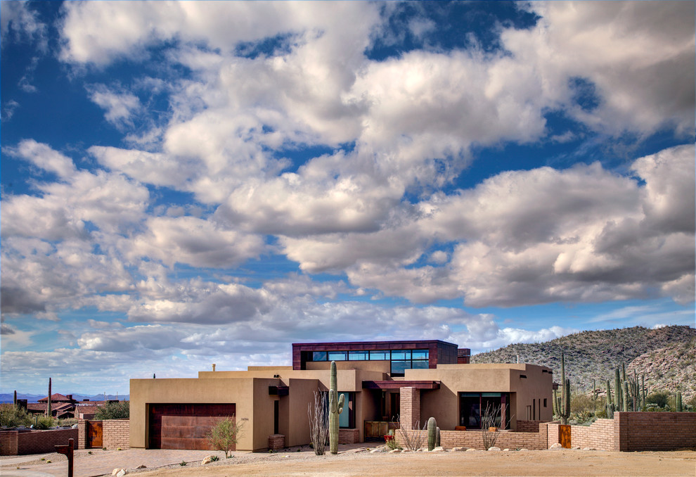 Mediterranes Haus mit Lehmfassade und beiger Fassadenfarbe in Phoenix