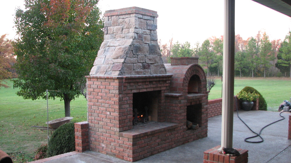 The Riley Family Wood Fired Brick Pizza Oven & Fireplace Combo in Kentucky Craftsman