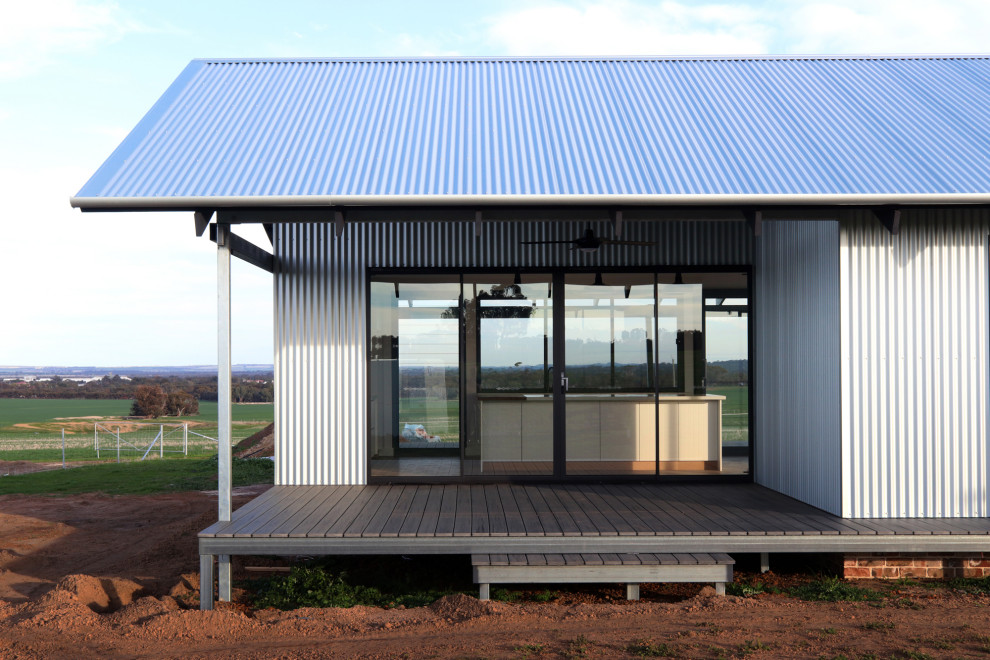 The Shearing Shed House Modern Farmhouse in Wagin Contemporary