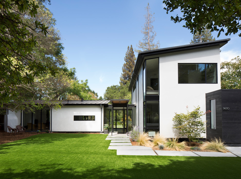 Пример оригинального дизайна: дом в современном стиле с односкатной крышей