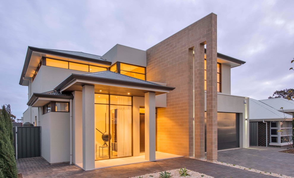 Photo of a contemporary house exterior in Adelaide.