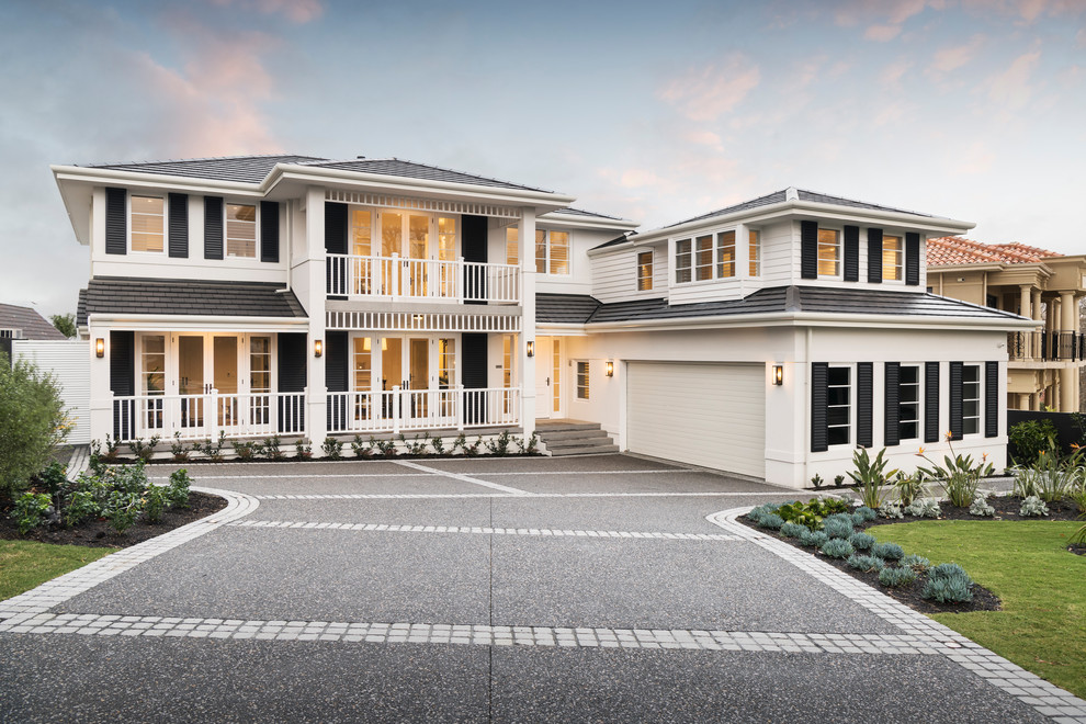 Transitional white split-level exterior home idea in Perth