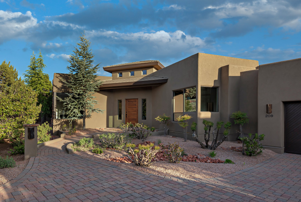 Design ideas for a house exterior in Phoenix.