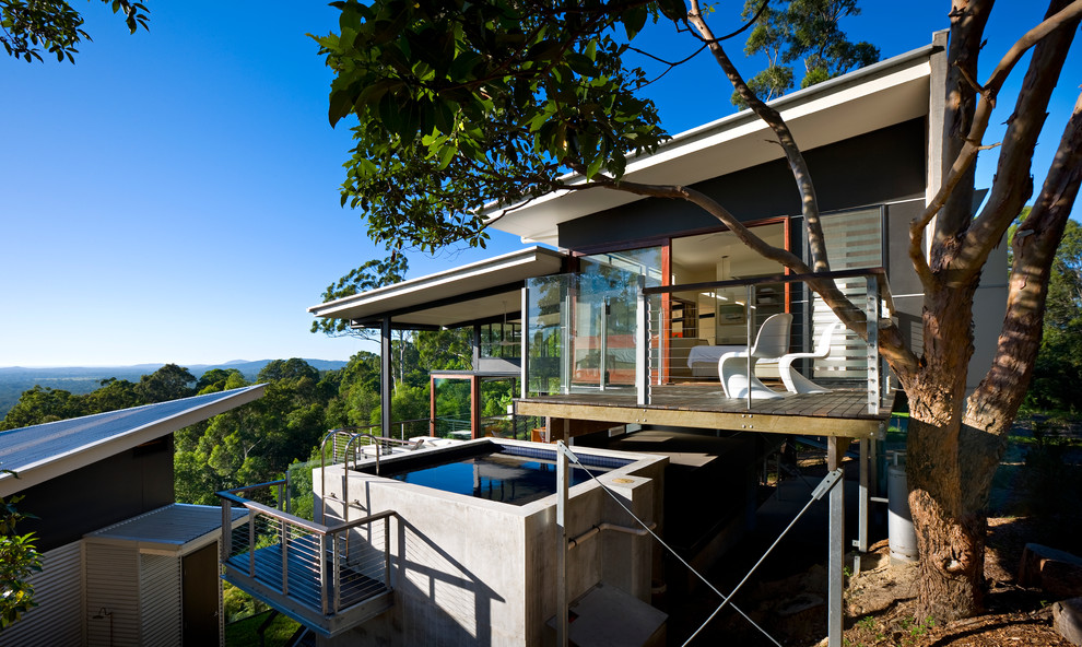 Contemporary two floor house exterior in Sunshine Coast.
