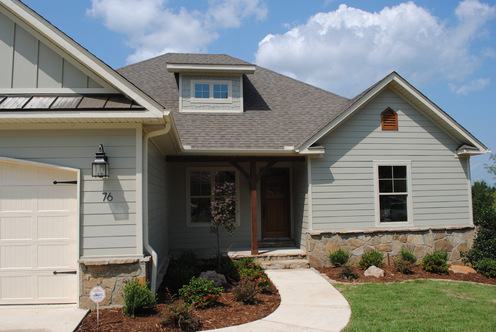 Design ideas for a classic house exterior in Little Rock.