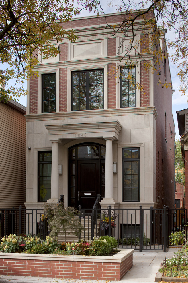 Photo of a classic house exterior in Chicago.