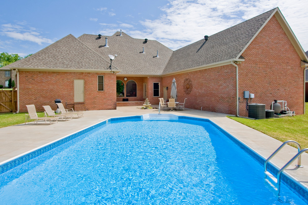 Traditional Home in Hurricane Lake Estates with Pool Traditional