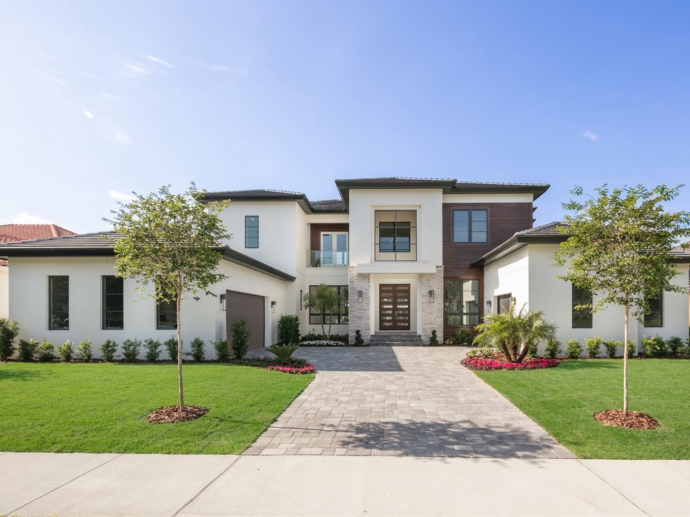TRANSITIONAL CUSTOM HOME IN WINDERMERE FLORIDA'S KEENES POINTE