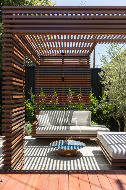 Trellis & Firepit Area - West View - Contemporary - Exterior - Los Angeles  - by Krueger Architects | Houzz