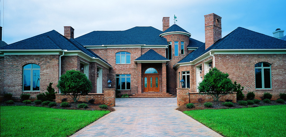 Cette image montre une façade de maison traditionnelle.