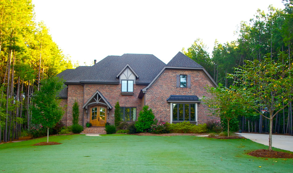Photo of a classic house exterior in Charlotte.