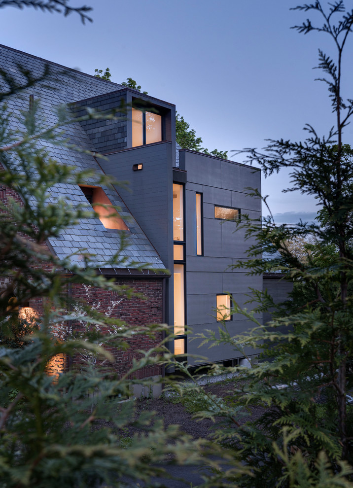 Идея дизайна: трехэтажный дом в стиле модернизм