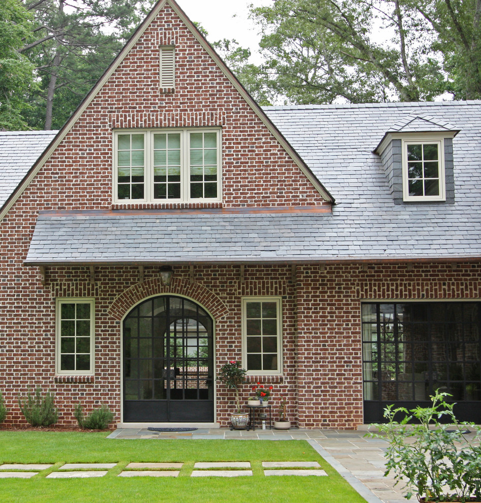 This is an example of a traditional house exterior in Atlanta.