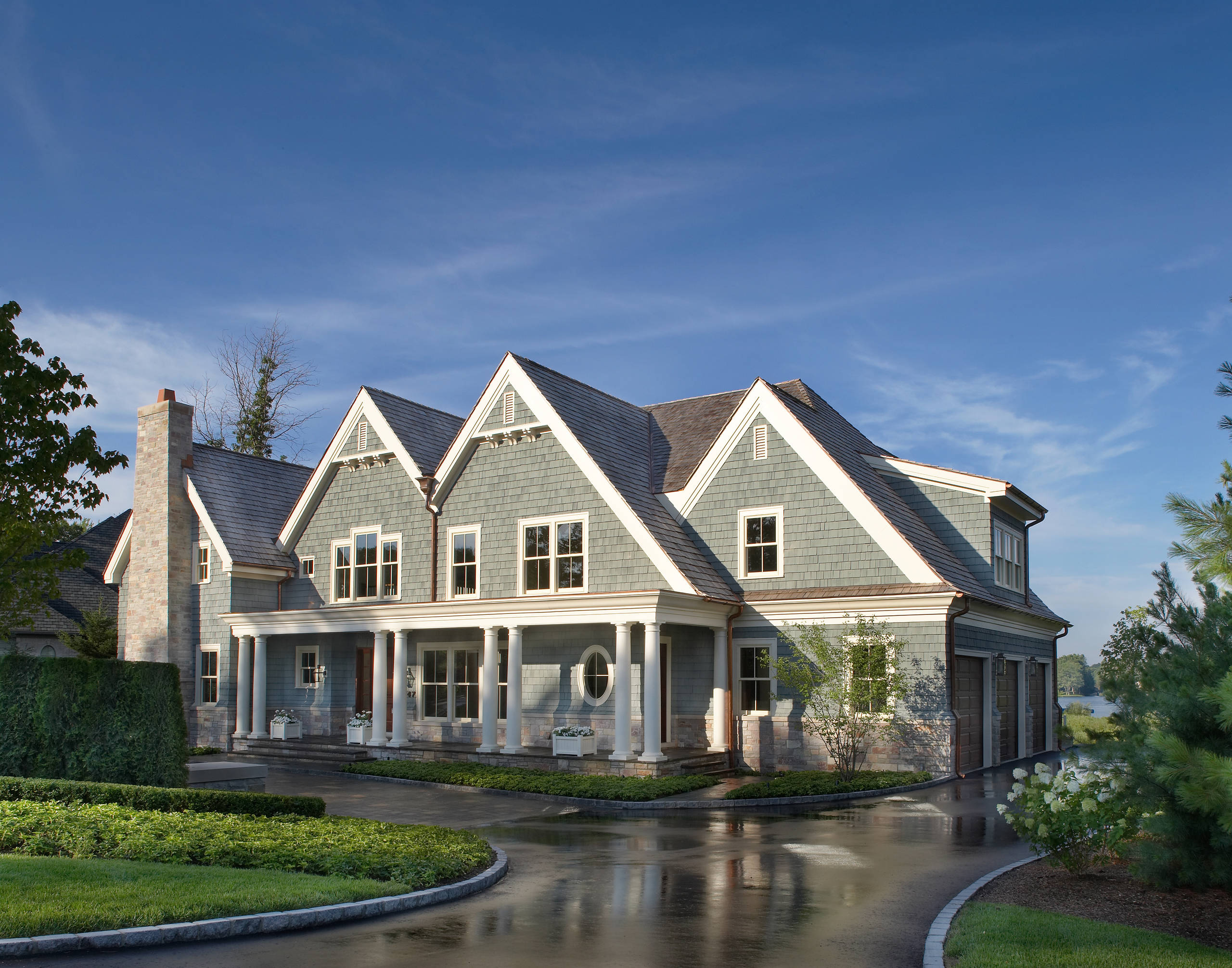 Homes with Shake Siding and Stone: Rustic Elegance Meets Durability