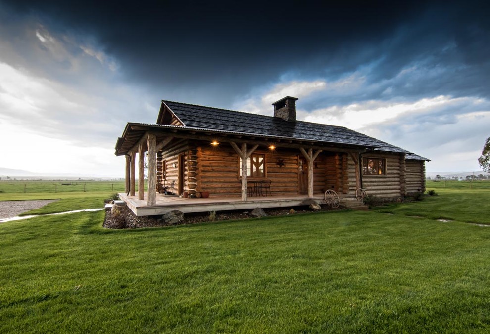 Источник вдохновения для домашнего уюта: одноэтажный, деревянный, коричневый дом среднего размера в стиле рустика