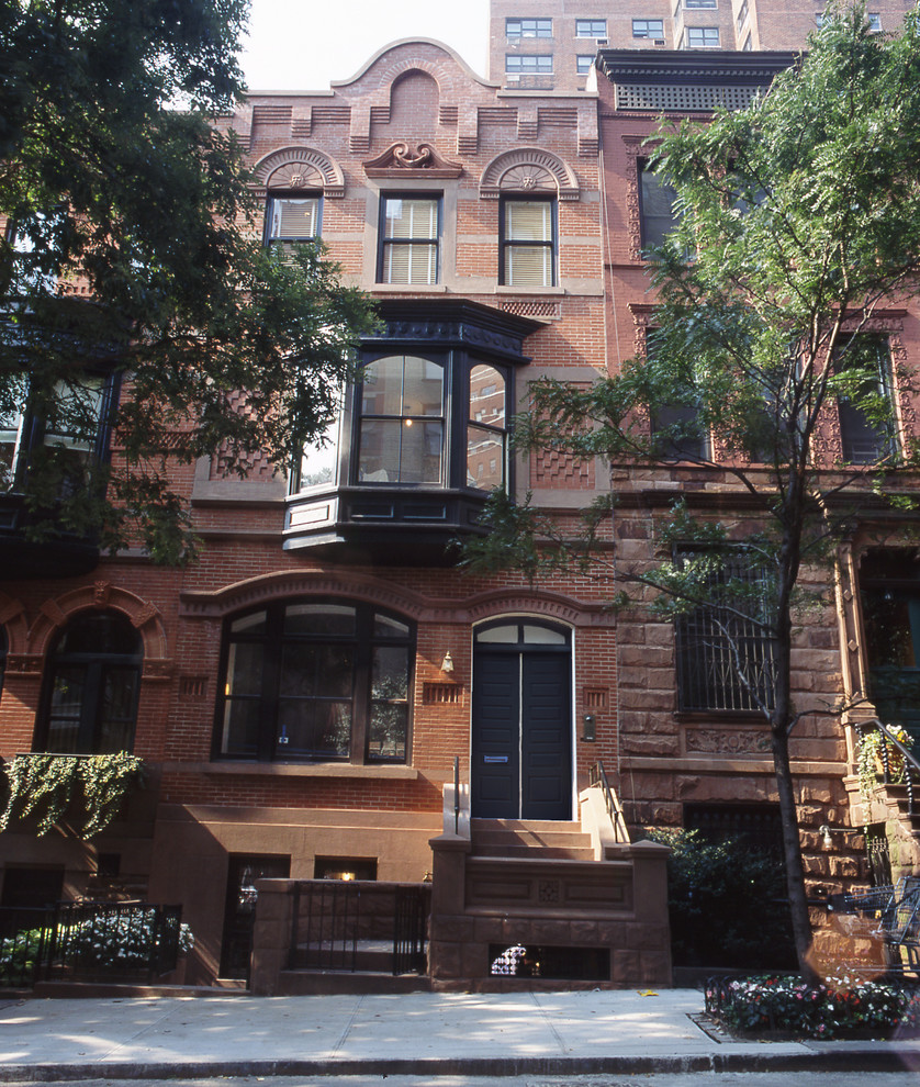 Inspiration for an exterior home remodel in New York