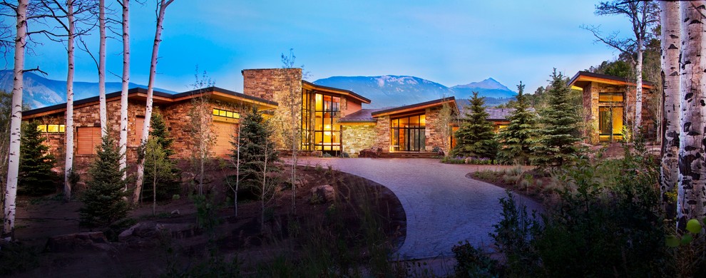 Photo of a contemporary house exterior in Denver.