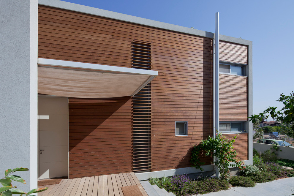Inspiration for a modern exterior home remodel in Tel Aviv