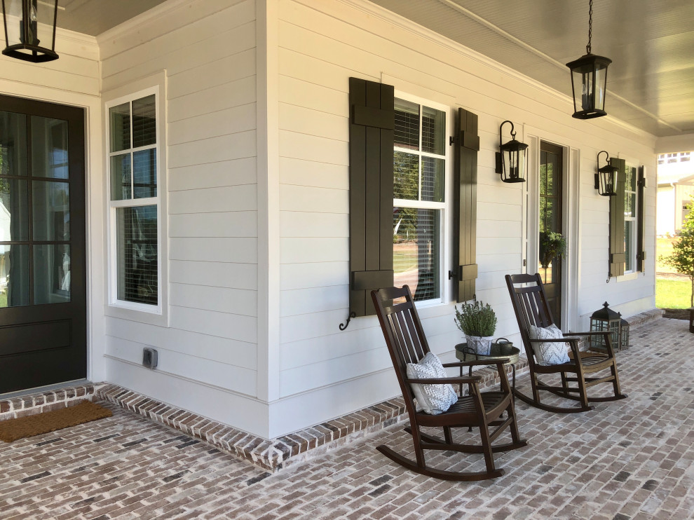 Vaughn Estates Farmhouse Exterior Atlanta by The Real Cedar