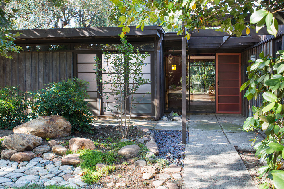 Inspiration for a 1950s exterior home remodel in Los Angeles