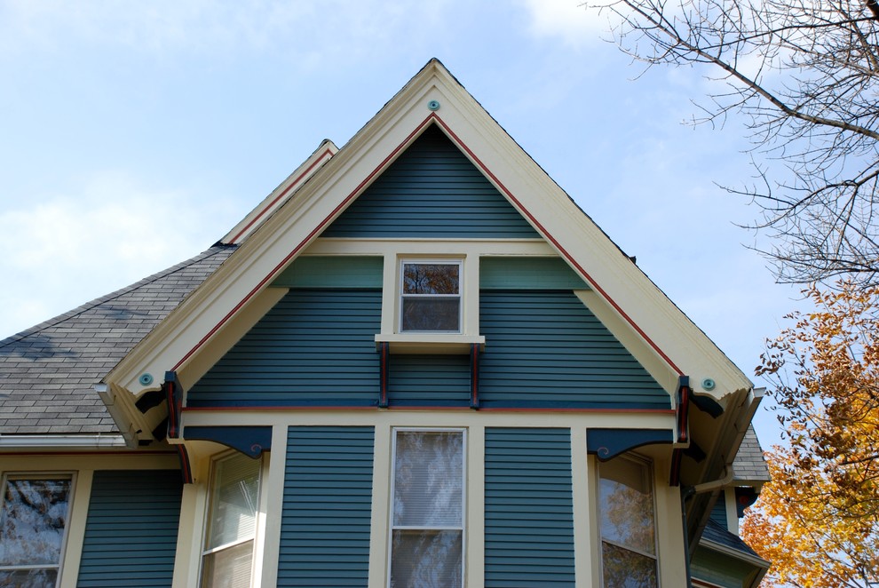 Victorian Home in Evanston, IL Cedar Siding Victorian Exterior