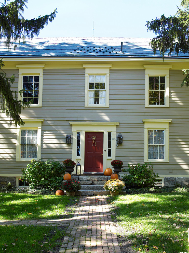 Inspiration for a cottage exterior home remodel in New York