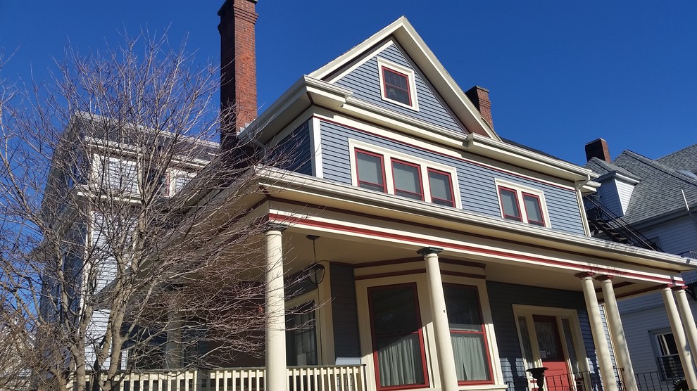 Vinyl Siding & Harvey Windows on Historic Home - Classique - Façade ...