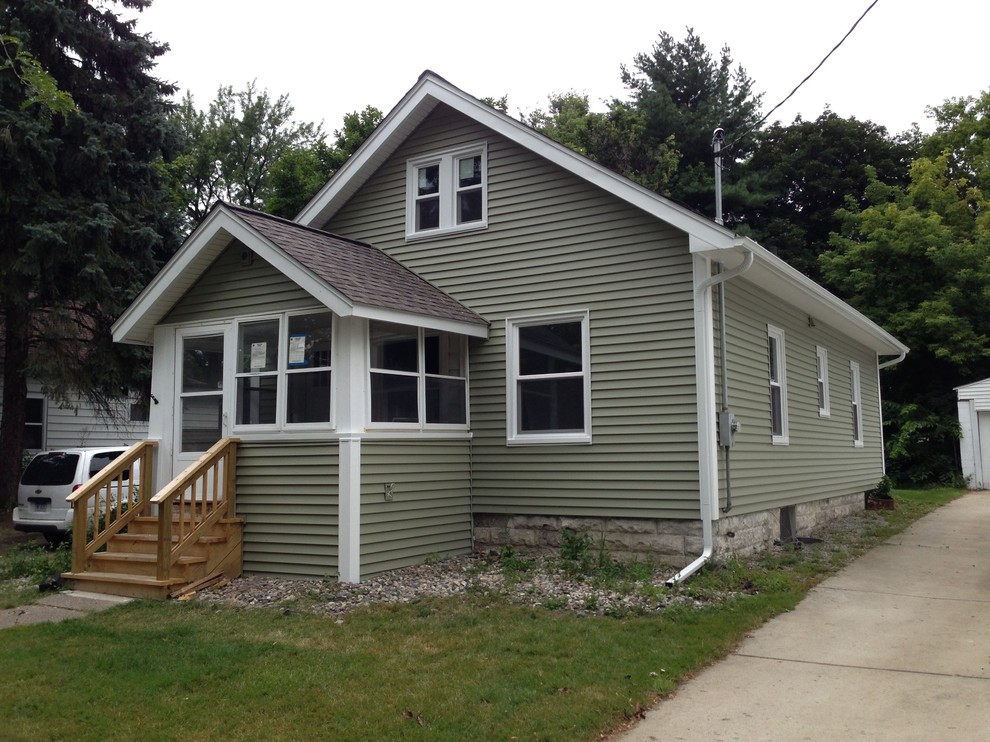 Vinyl Siding & Roof Job Traditional Exterior Detroit by