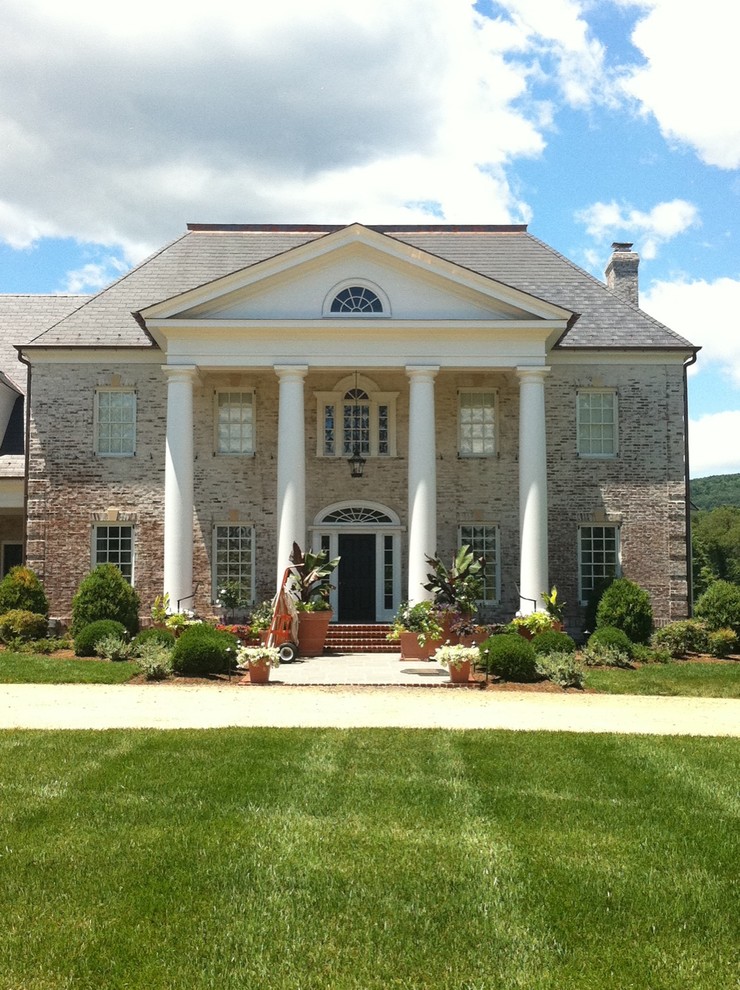 Traditional exterior home idea in Atlanta