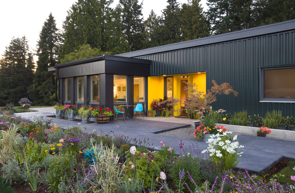 Design ideas for a scandinavian house exterior in Seattle.