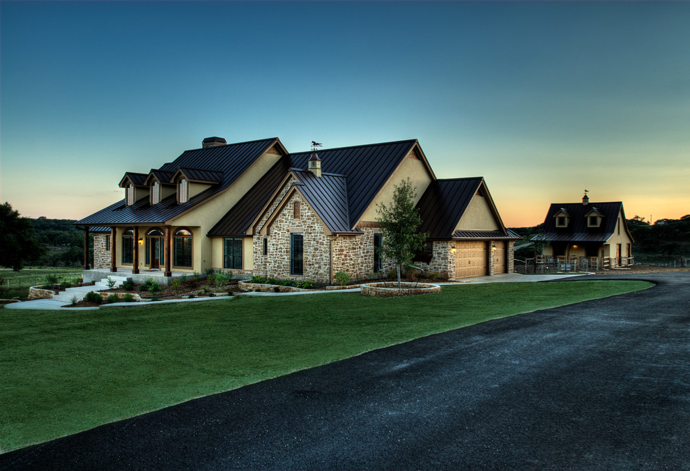 WAGGENER RANCH CUSTOM HOME Farmhouse Exterior Austin by