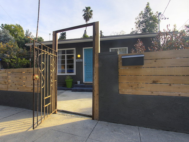 Walk Around the Hood - Modern - House Exterior - Los Angeles - by Natalie  Myers | Houzz IE