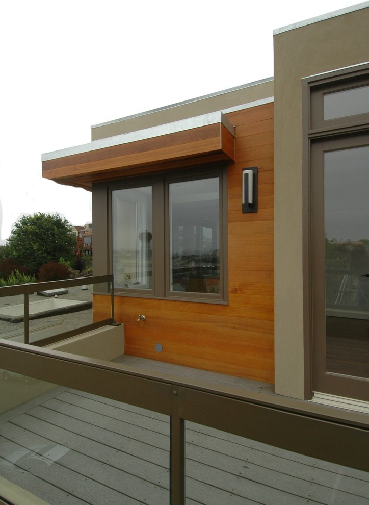 Large contemporary gray three-story mixed siding exterior home idea in San Francisco