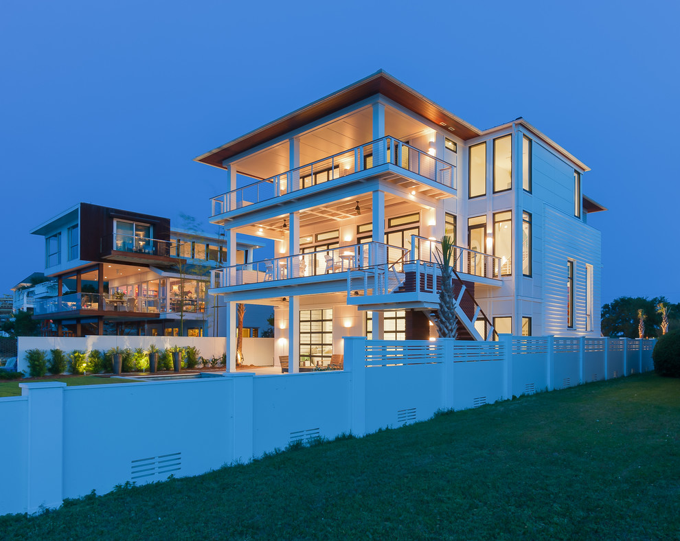 Photo of a modern house exterior in Wilmington.