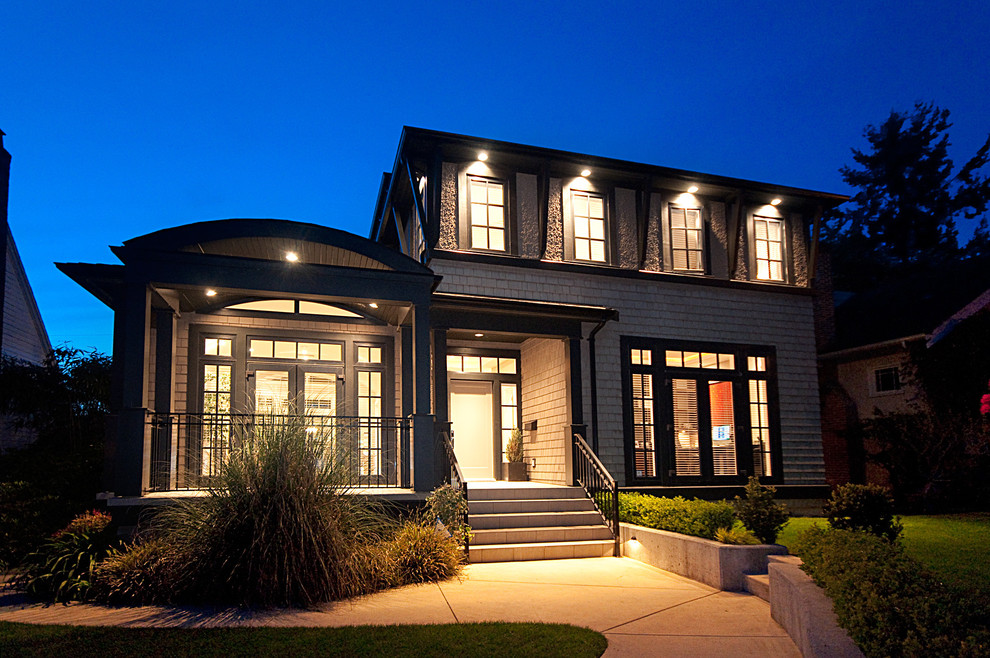 Photo of a contemporary house exterior in Vancouver.