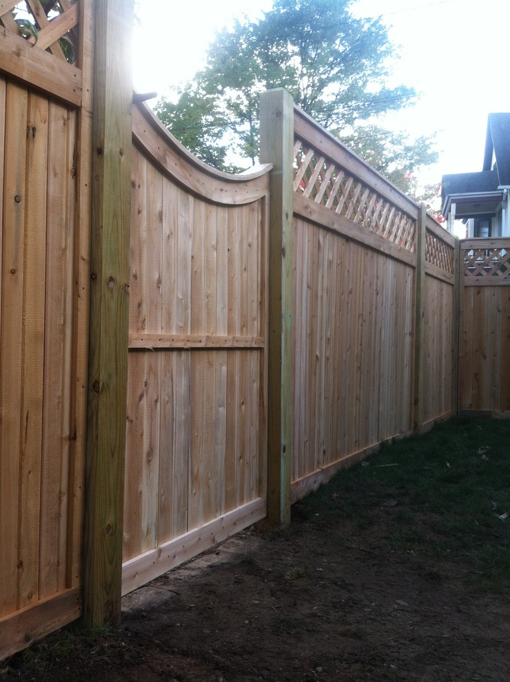 West Hartford Cedar Tongue & Groove Lattice Top Estate Fence